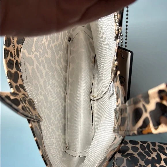 Consuela Wild Leopard Tote Grab ‘n’ Go Mini Mona - Picture 5 of 9